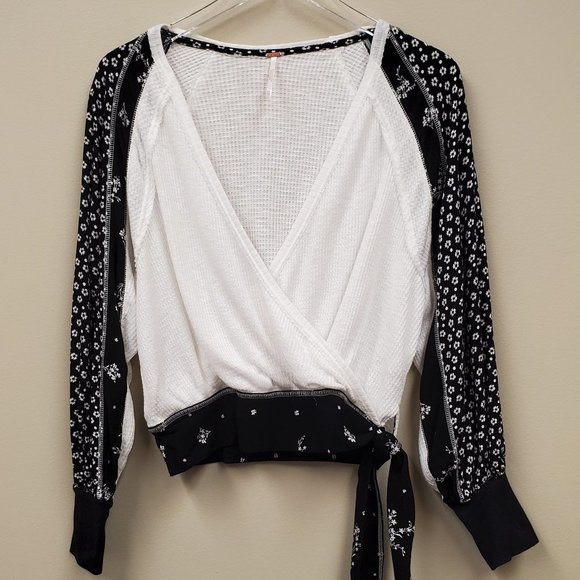 Free People Auxton Thermal Waffle Black White Floral Print Oversized Top XS - Picture 4 of 14